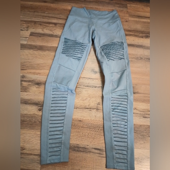 ALO Yoga Other - Alo leggings